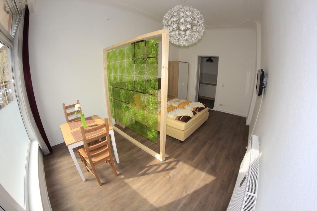 Schlafraum Apartment Berlin Exterior foto