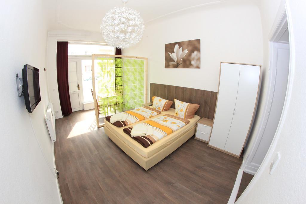 Schlafraum Apartment Berlin Exterior foto